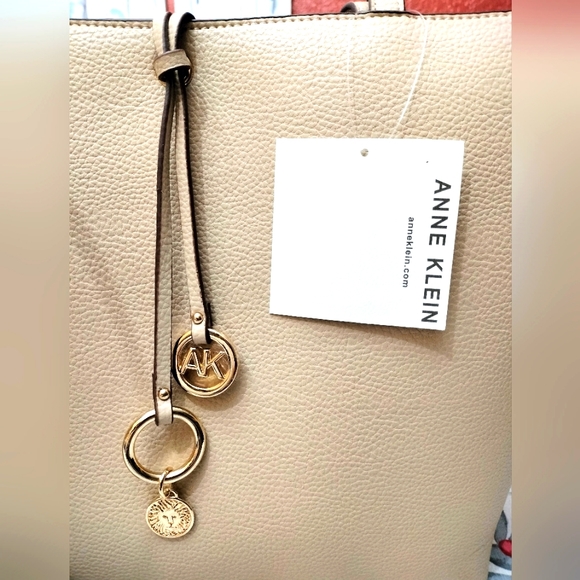 New, Anne Klein tote bag color oatmeal - Picture 6 of 8